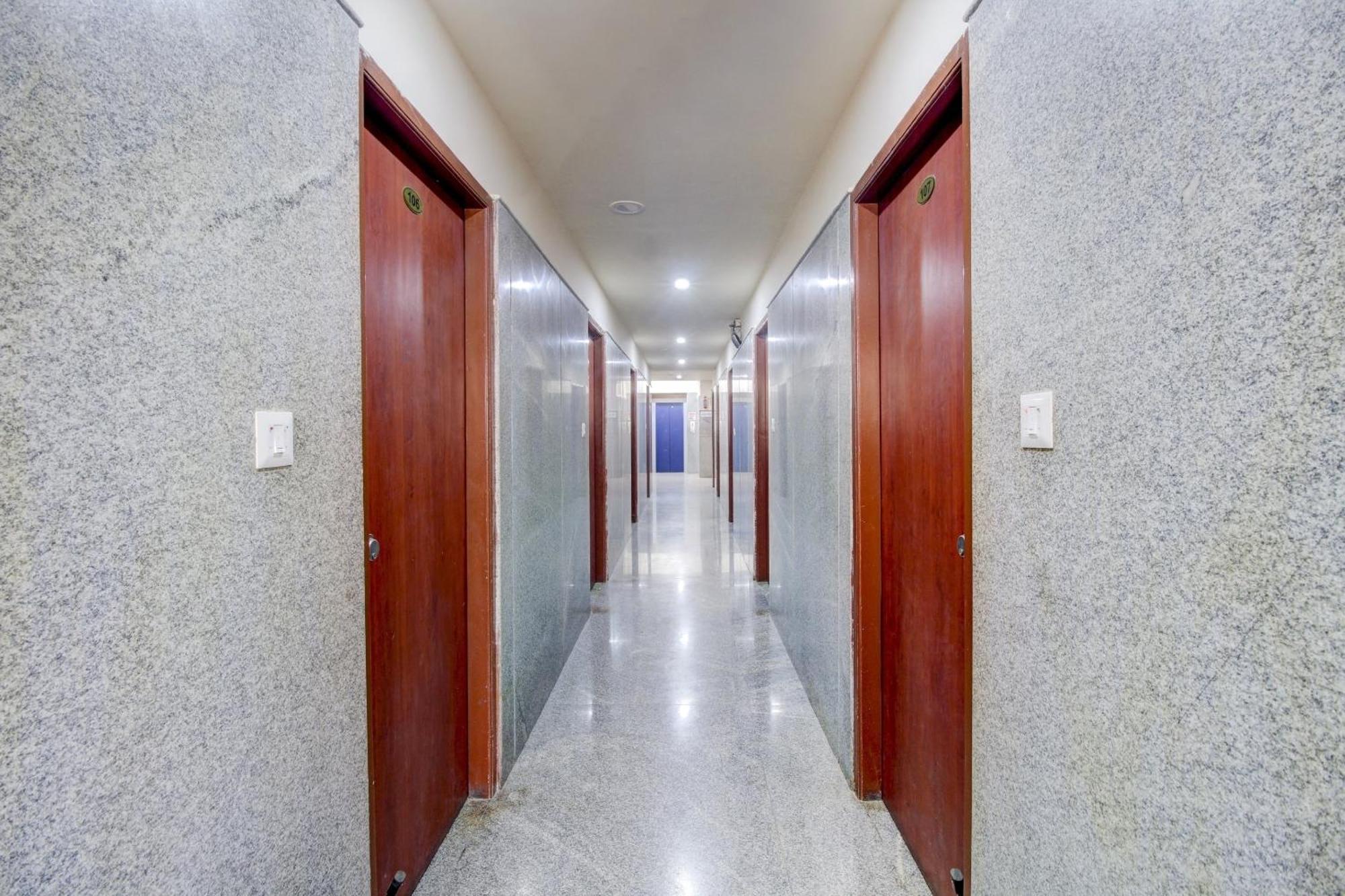 Super Hotel O Nar Comforts Near Ksr Railway Station Bangalore Extérieur photo